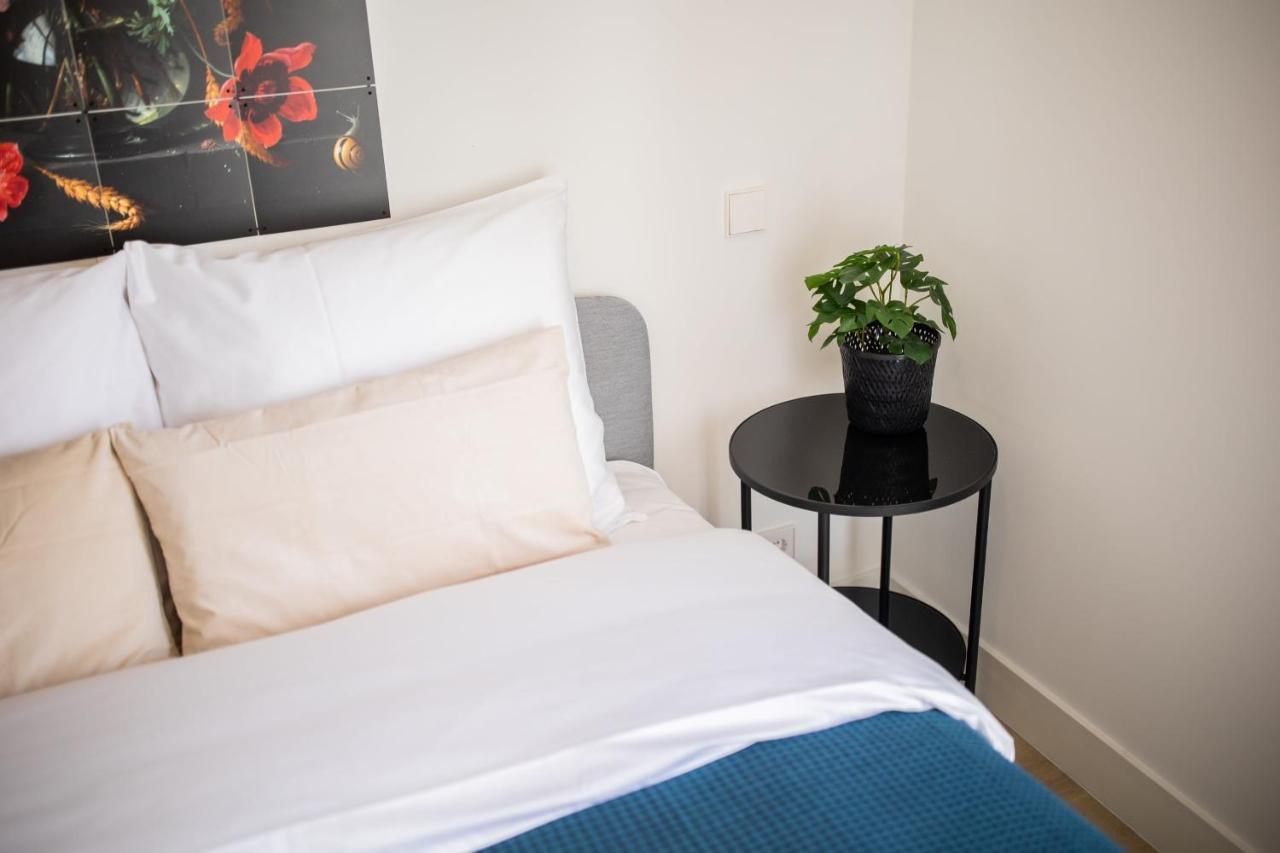 Happily 2 Bedroom Serviced Apartment 75M2 -Nb306H- Rotterdam Exteriör bild