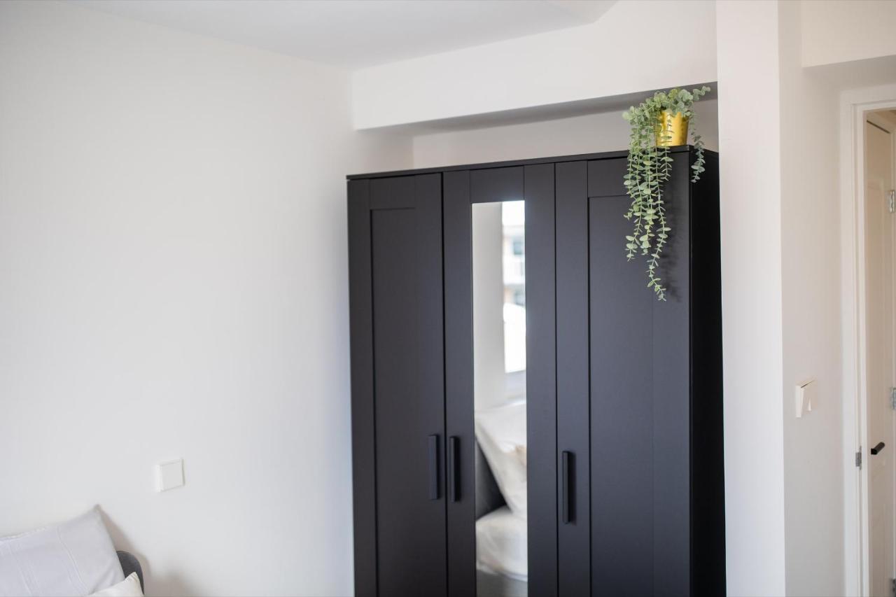 Happily 2 Bedroom Serviced Apartment 75M2 -Nb306H- Rotterdam Exteriör bild