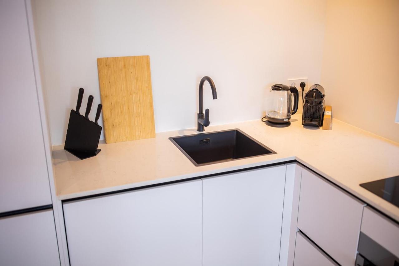 Happily 2 Bedroom Serviced Apartment 75M2 -Nb306H- Rotterdam Exteriör bild
